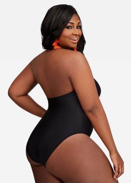 Didelio dydžio pilnas maudymosi kostiumėlis su petnešėlėmis