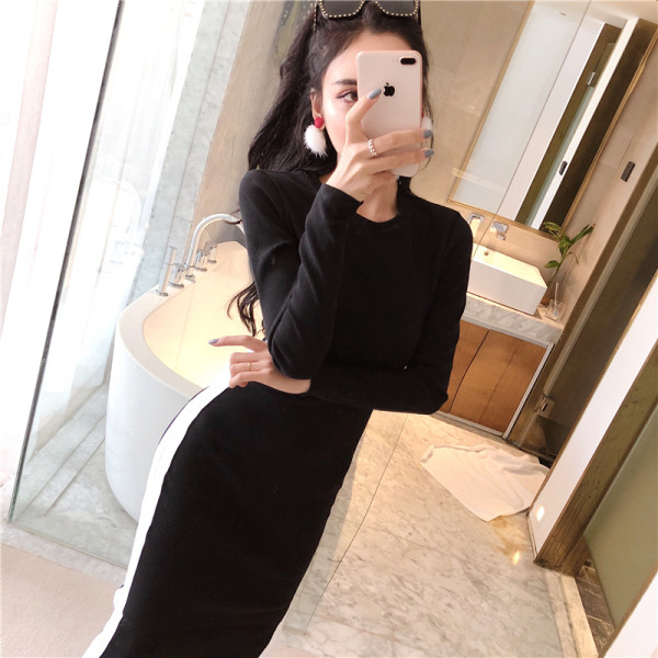 Testre szabott női ruha hosszú ujjal és oldalsó szegéllyel