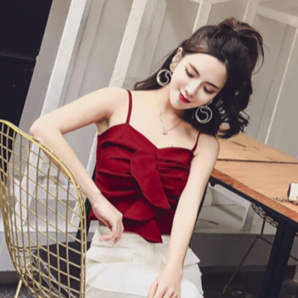 Uut mudelit peenikeste rihmade ja lokkidega naiste kehakinnitusega topp