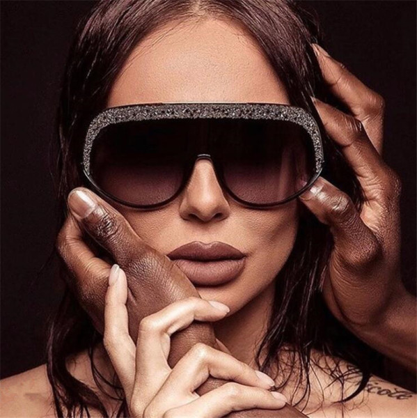 Aktuális csillogó hatású női napszemüveg