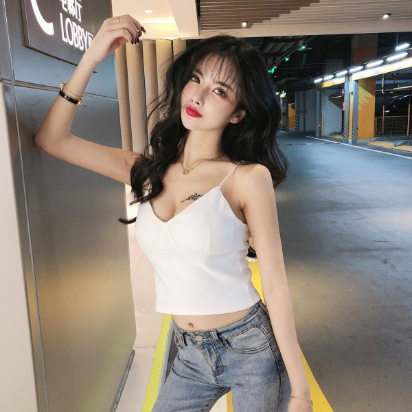 Īss, pieguļošs tvertni ar plānām lencēm