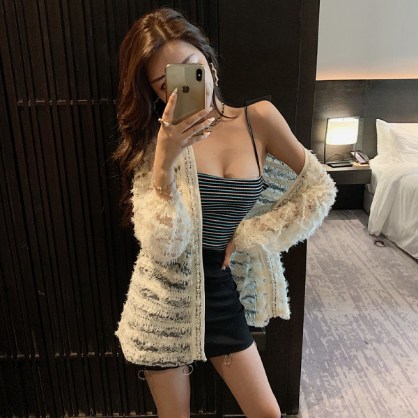 Tavaszi női kardigán hímzéssel