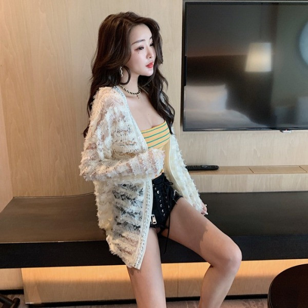 Tavaszi női kardigán hímzéssel