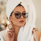 Modern női napszemüveg kerek formával, vékony kerettel