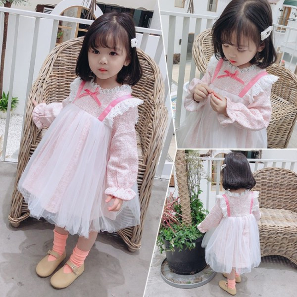 Šiuolaikinė vaikiška suknelė su nėriniais ir tiuliu