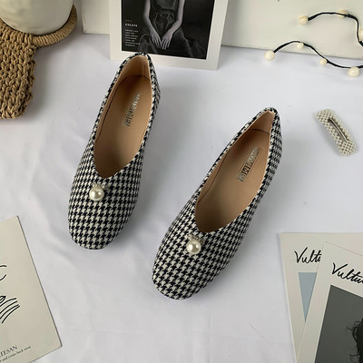 Alkalmi textil mokaszinok lapos talppal és díszítéssel - gyöngyház