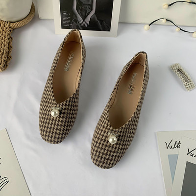 Alkalmi textil mokaszinok lapos talppal és díszítéssel - gyöngyház