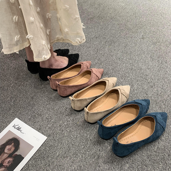 Sieviešu ikdienas mokasīni no eko zamšādas smaila modeļa