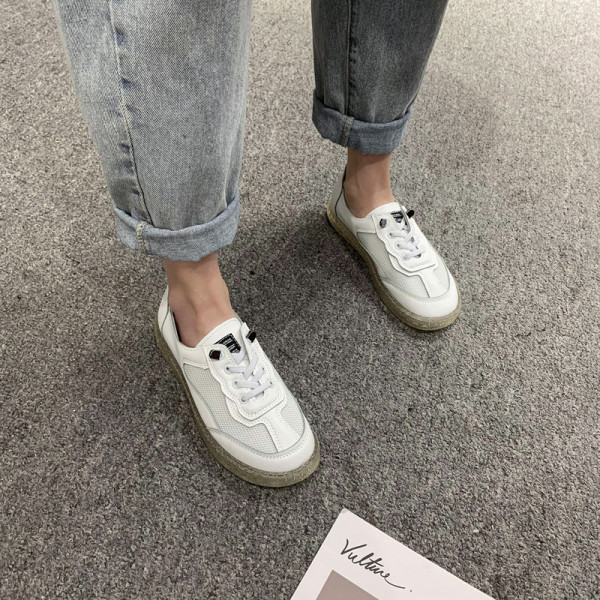 Sieviešu ikdienas kedas ar plakanu zoli un mežģīnēm no eko ādas