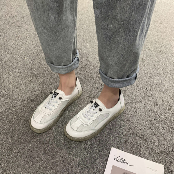 Sieviešu ikdienas kedas ar plakanu zoli un mežģīnēm no eko ādas