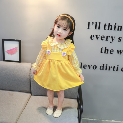 Dabartinis vaikiškos suknelės kirpimo modelis ilgomis rankovėmis