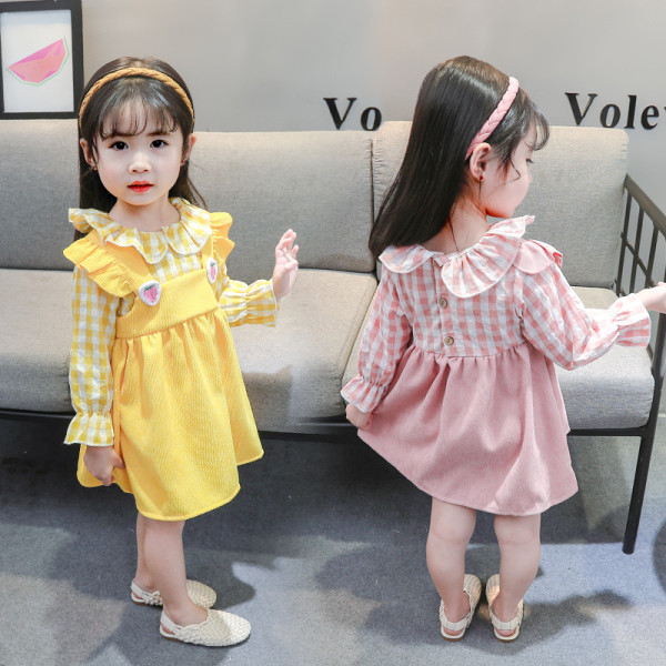 Dabartinis vaikiškos suknelės kirpimo modelis ilgomis rankovėmis