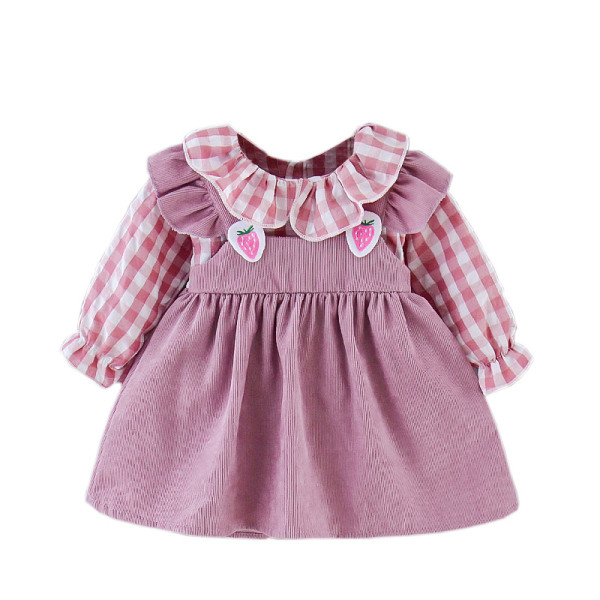 Dabartinis vaikiškos suknelės kirpimo modelis ilgomis rankovėmis