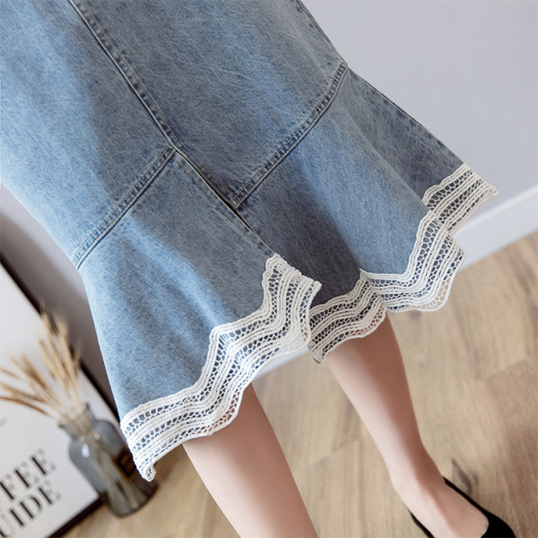 Sieviešu džinsa svārki ar mežģīnēm un kabatām