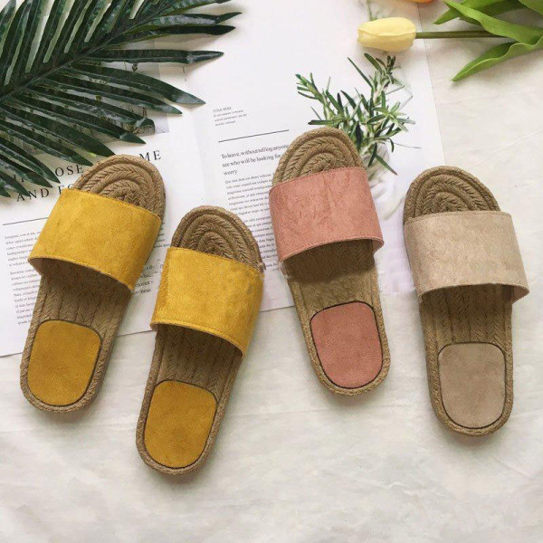 Női alkalmi papucs eco velúrból, lapos talppal