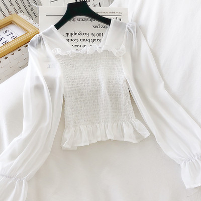 Pieguļoša sieviešu blūze ar kvadrātveida kakla izgriezumu un tilla piedurknēm