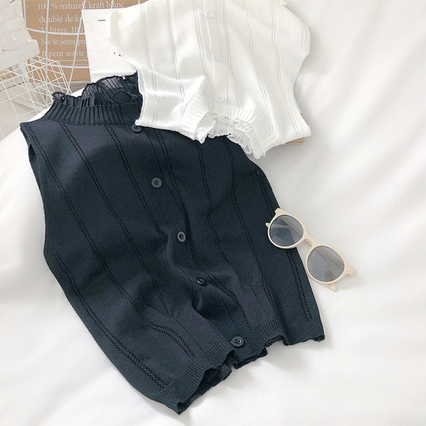 Megzti moteriški marškiniai su sagomis ir ovalia iškirpte