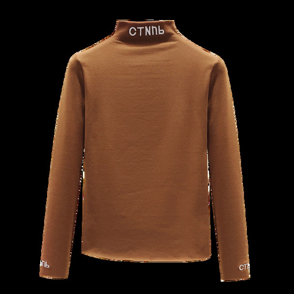 Őszi-téli blúz gallérján és ujján hímzéssel