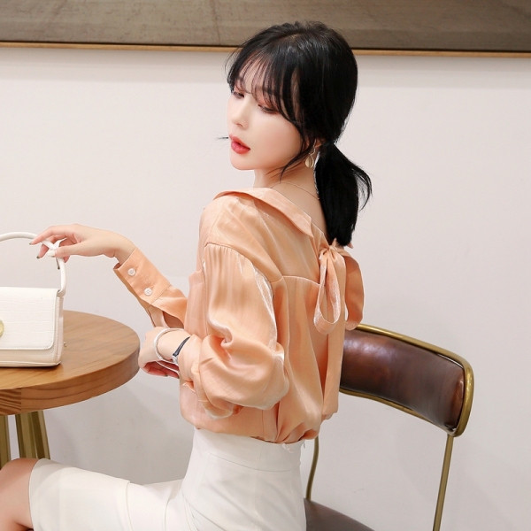 Stilingi moteriški šifoniniai marškiniai su sagomis ir špico iškirpte