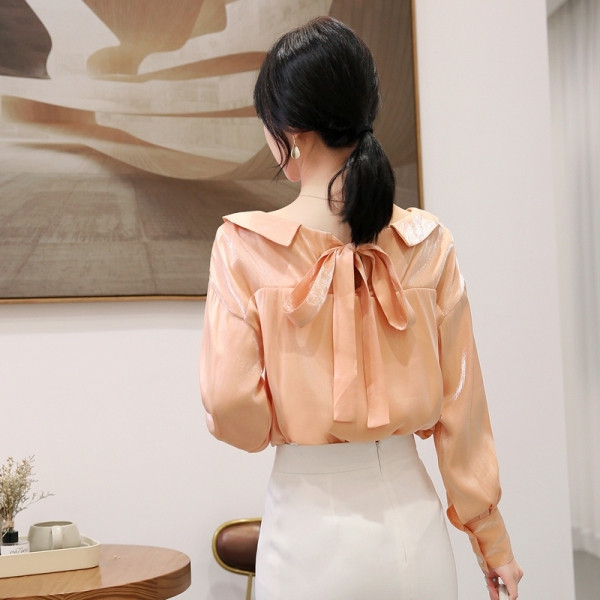 Stilingi moteriški šifoniniai marškiniai su sagomis ir špico iškirpte