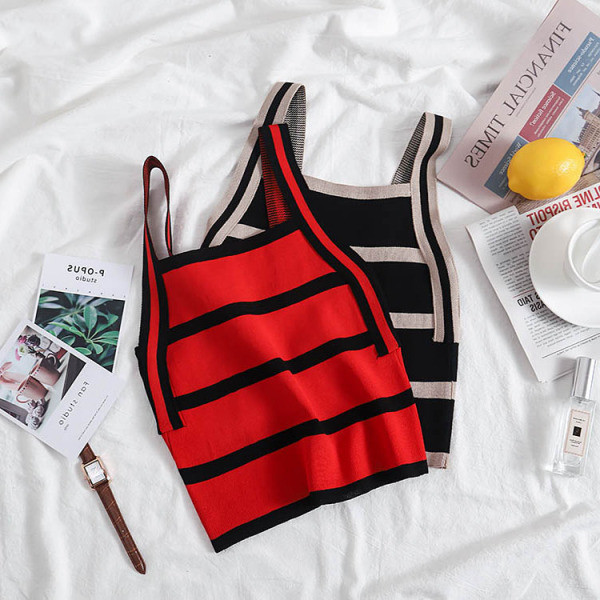 Piegulošs sieviešu strīpains topiņš ar platām lencēm