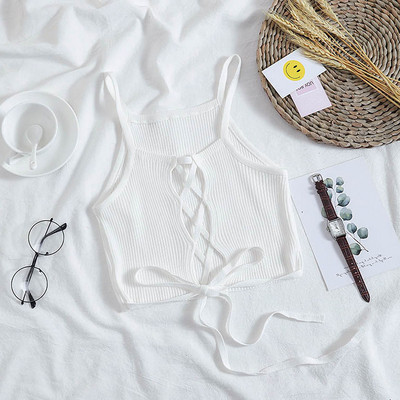 Дамски потник с тънки презрамки и изрязан гръб с връзки 