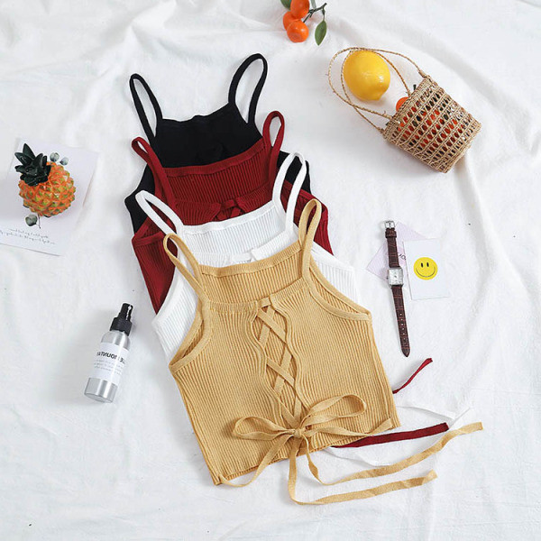 Дамски потник с тънки презрамки и изрязан гръб с връзки 