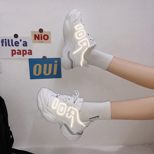 Ikdienas sieviešu kedas ar mežģīnēm un raupju zoli