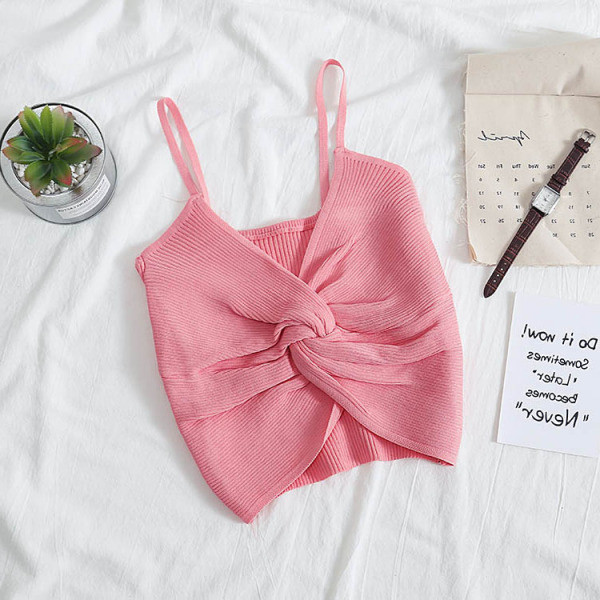 Sieviešu trikotāžas tops ar ievilktu priekšpusi un špica kakla izgriezumu