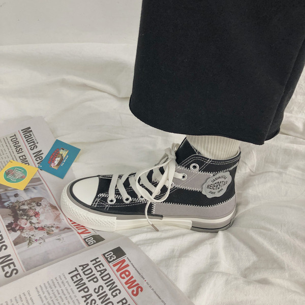 Jauns sieviešu kedu modelis ar šņorēm un plakanu zoli