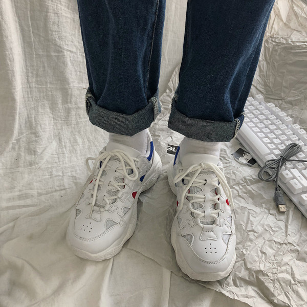 Alkalmi női tornacipő magas talppal és fűzővel