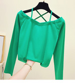 Modern női őszi blúz spitz dekoltázssal és csupasz vállakkal