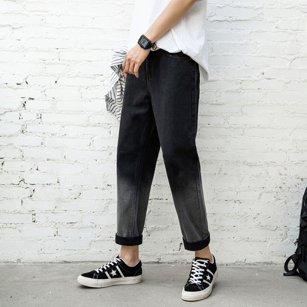 Pašreizējais vīriešu džinsu taisns modelis zaigojošās krāsās