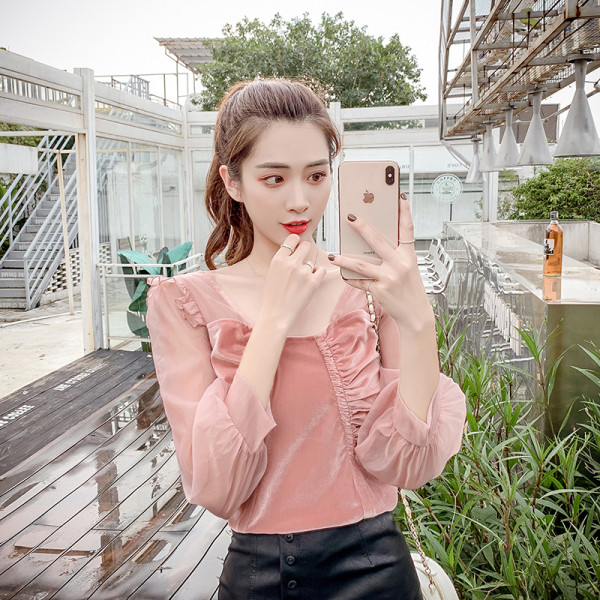 Elegantiška moteriška palaidinė su garbanomis