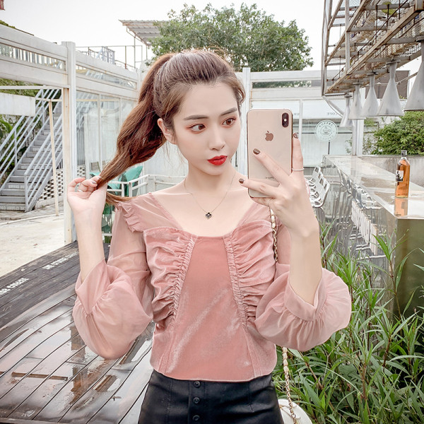 Elegantiška moteriška palaidinė su garbanomis