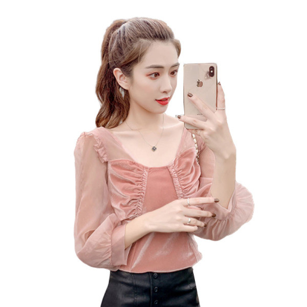 Elegantiška moteriška palaidinė su garbanomis