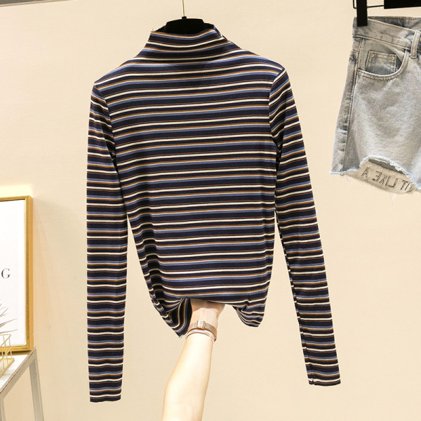 Svītraina sieviešu blūze ar polo apkakli piemērota ziemai