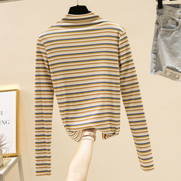 Svītraina sieviešu blūze ar polo apkakli piemērota ziemai