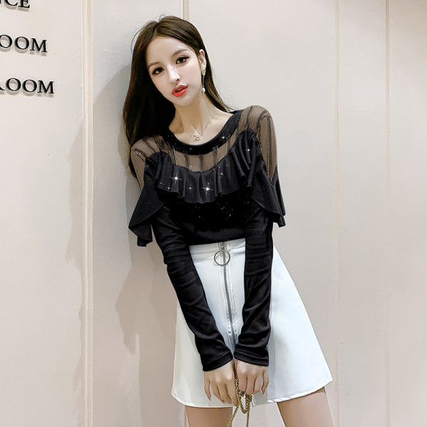 Moodne naiste särk pitsielementide ja litritega