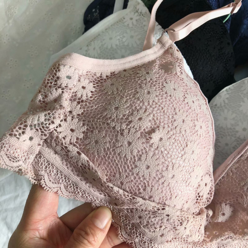 Sieviešu mežģīņu krūšturis ar polsterējumu