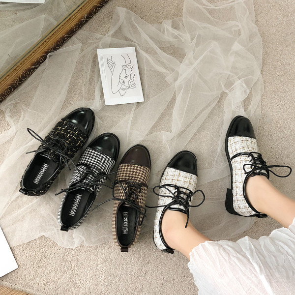 Jauns sieviešu ikdienas apavu modelis ar šņorēm un plakanu zoli