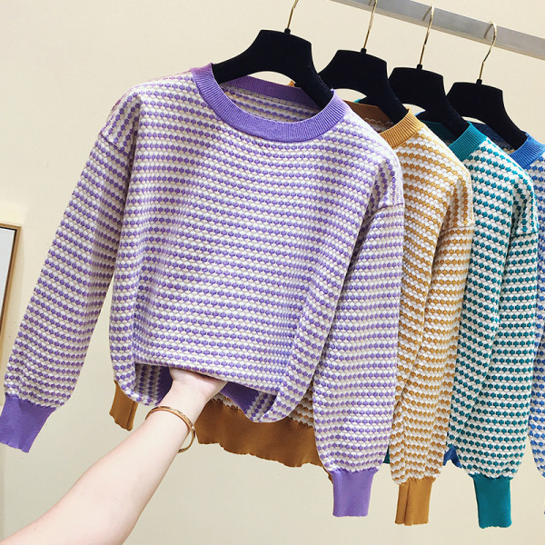 Sieviešu rudens-ziemas blūze ar apaļu kakla izgriezumu