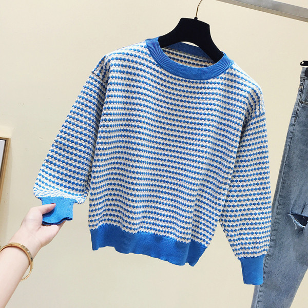 Sieviešu rudens-ziemas blūze ar apaļu kakla izgriezumu