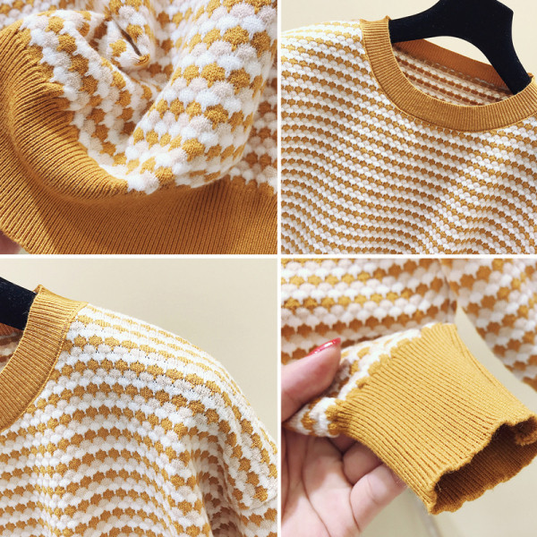 Sieviešu rudens-ziemas blūze ar apaļu kakla izgriezumu