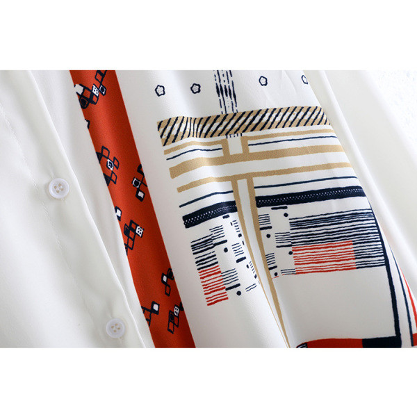 Sieviešu plats balts krekls ar klasisku apkakli un aplikāciju