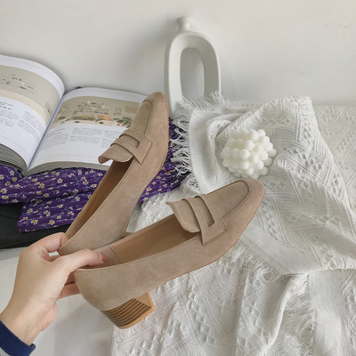 Νέο μοντέλο  γυναικεία παπούτσια από οικολογικό σουέτ με χαμιλό τακούνι