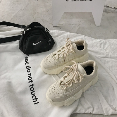 Νέο μοντέλο γυναικεία αθλητικά παπούτσια με κορδόνια και ψηλή σόλα