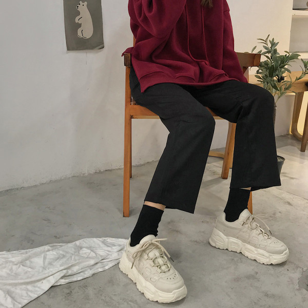 Νέο μοντέλο γυναικεία αθλητικά παπούτσια με κορδόνια και ψηλή σόλα