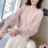 Aktuális női blúz csipkével és tülllel