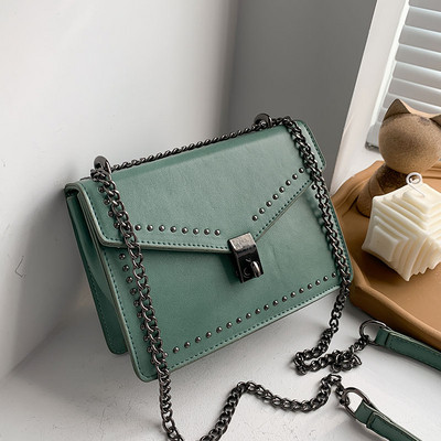 Moderna sieviešu soma no eko ādas ar metāla aizdari